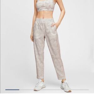 GapFit Runaround Pant XL Camo Size XL